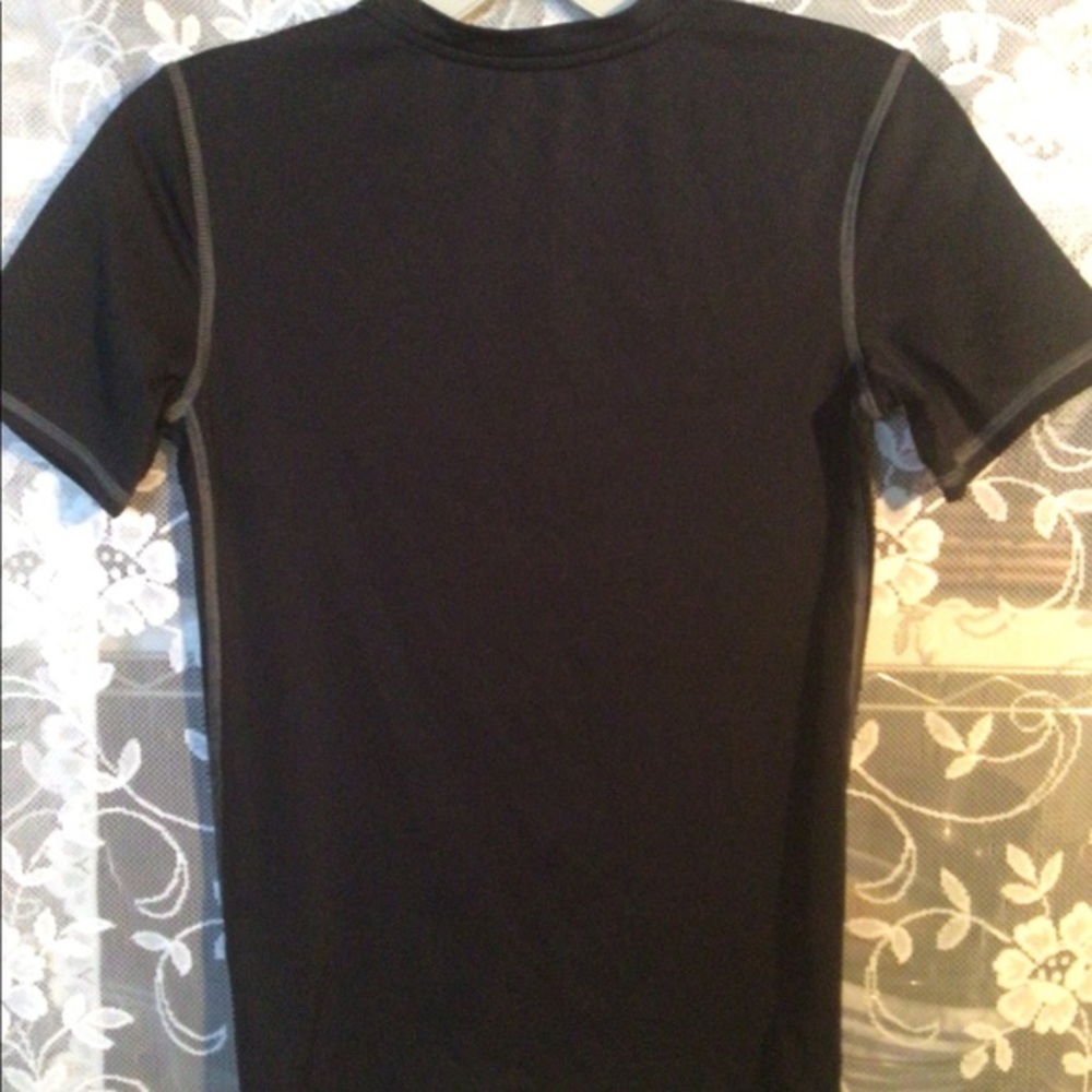 CHAMPION RASHGUARDS TOP UNISEX SIZE L (12-14) - Picture 2 of 2